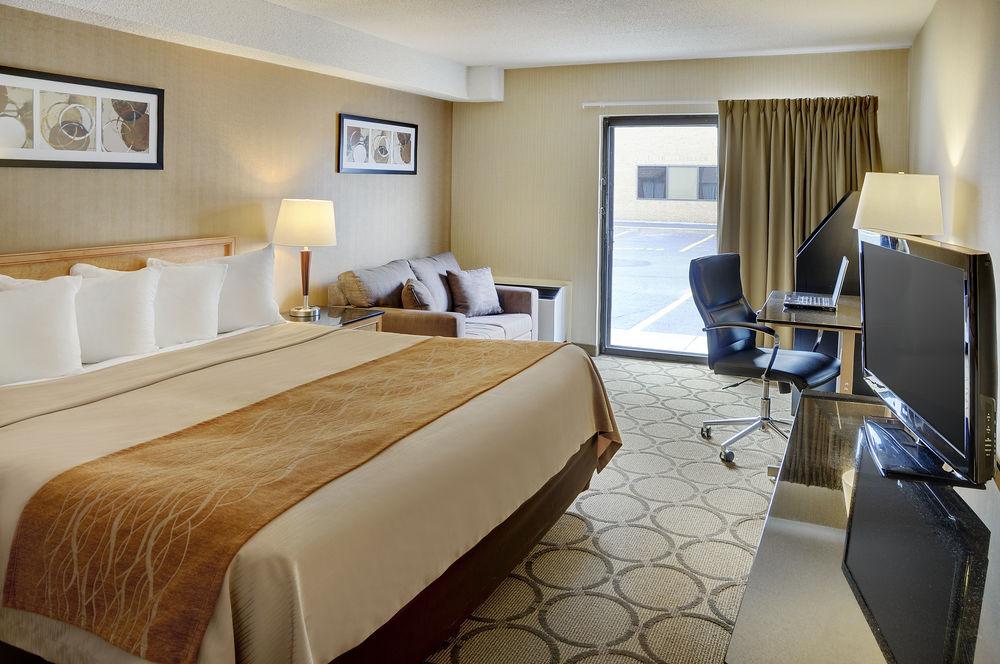 Comfort Inn Rouyn-Noranda Buitenkant foto