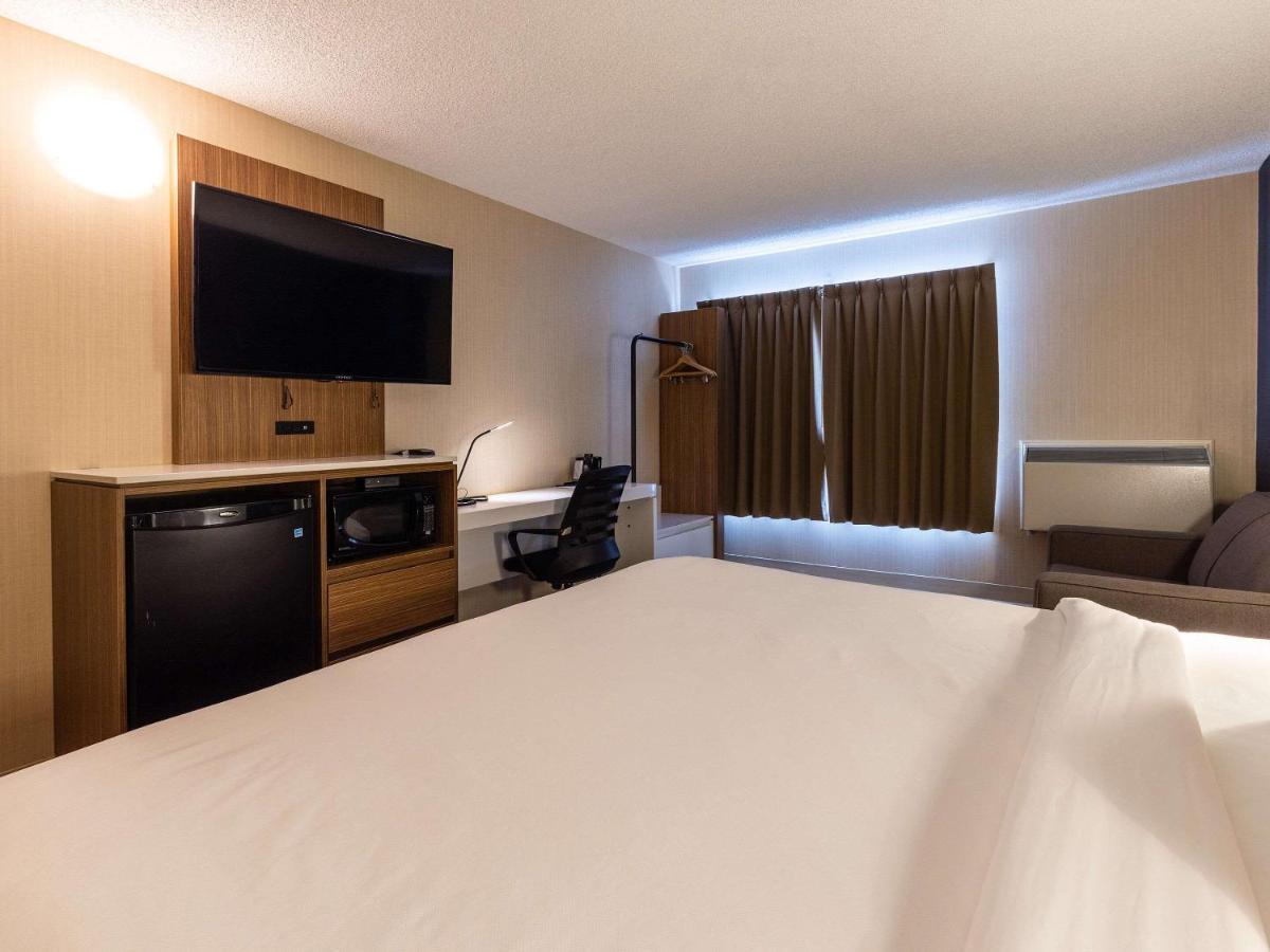 Comfort Inn Rouyn-Noranda Buitenkant foto