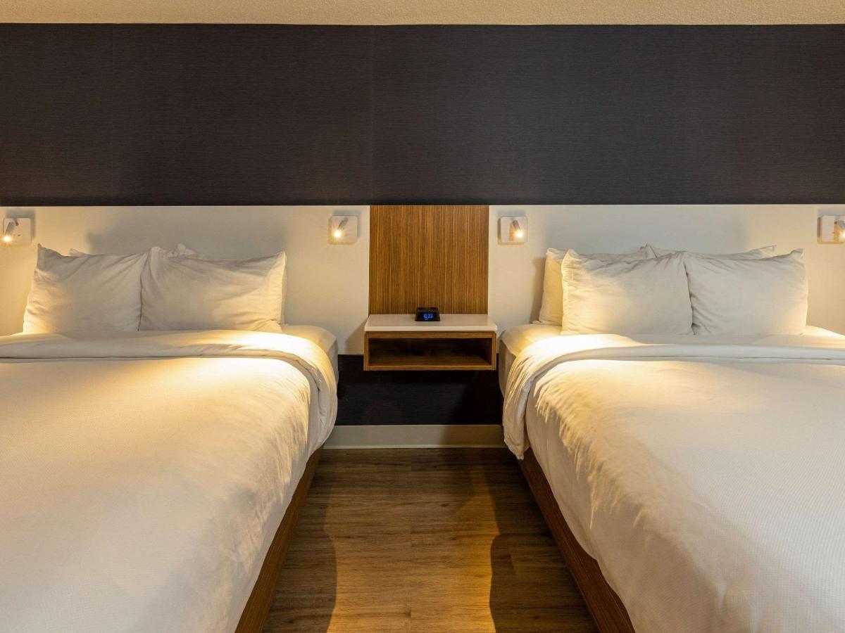 Comfort Inn Rouyn-Noranda Buitenkant foto