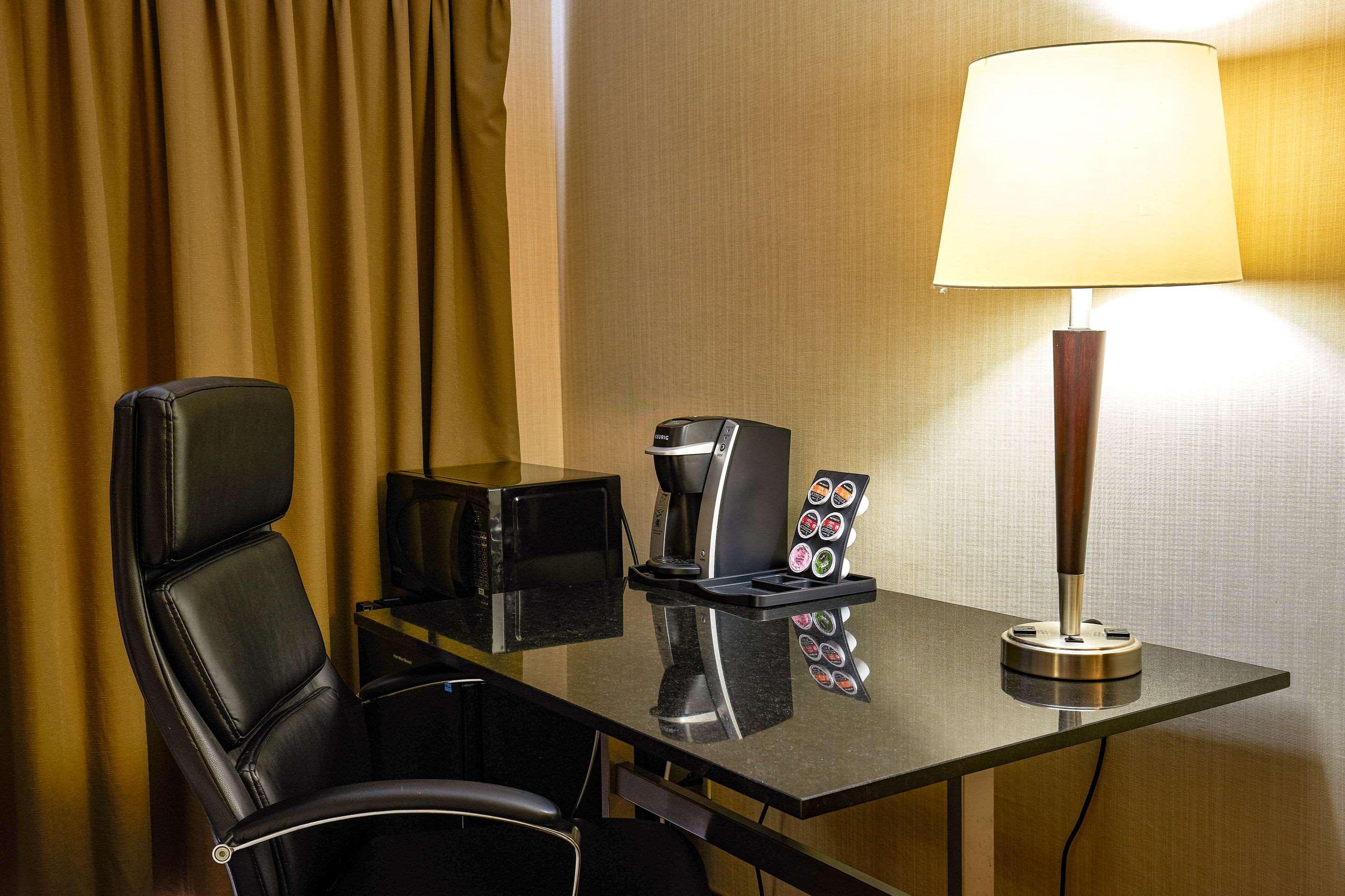 Comfort Inn Rouyn-Noranda Buitenkant foto