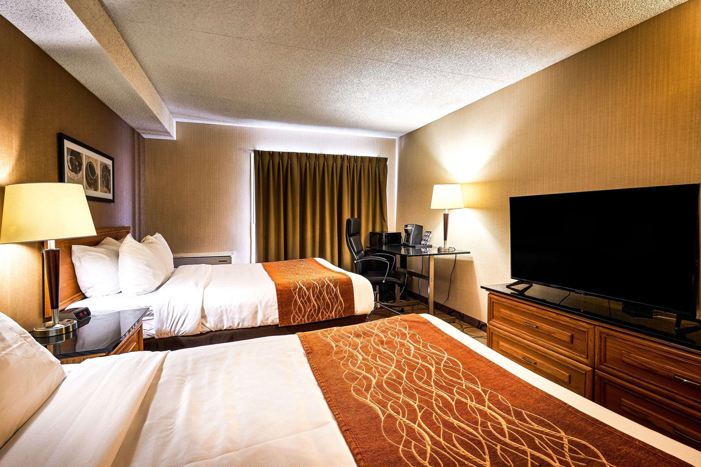 Comfort Inn Rouyn-Noranda Buitenkant foto