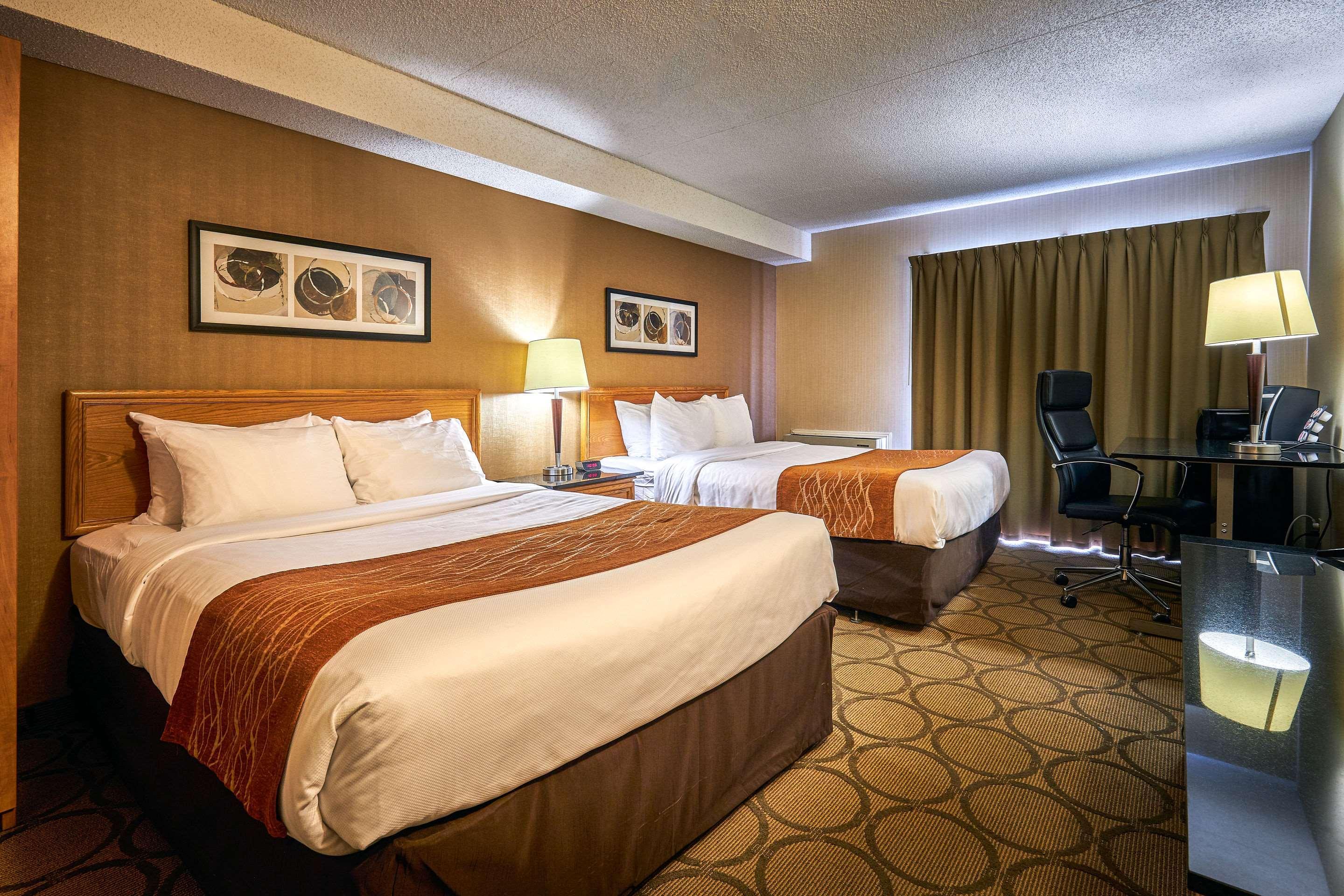 Comfort Inn Rouyn-Noranda Buitenkant foto