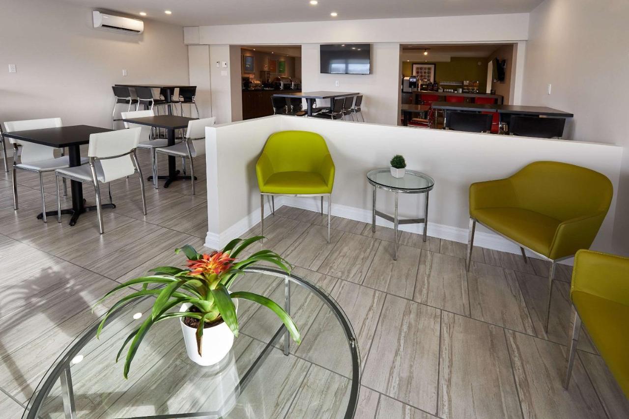 Comfort Inn Rouyn-Noranda Buitenkant foto