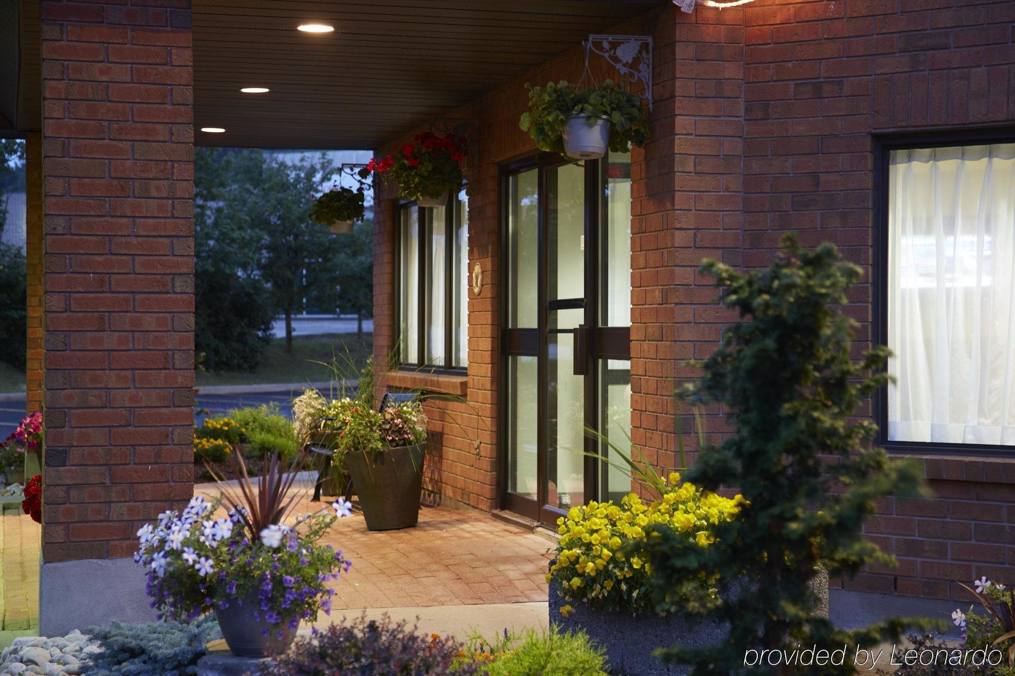 Comfort Inn Rouyn-Noranda Buitenkant foto